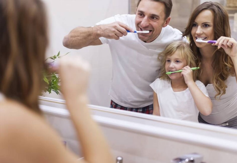 Bé bị sún răng phải làm sao? Nên rèn cho trẻ thói quen vệ sinh răng miệng từ khi còn nhỏ