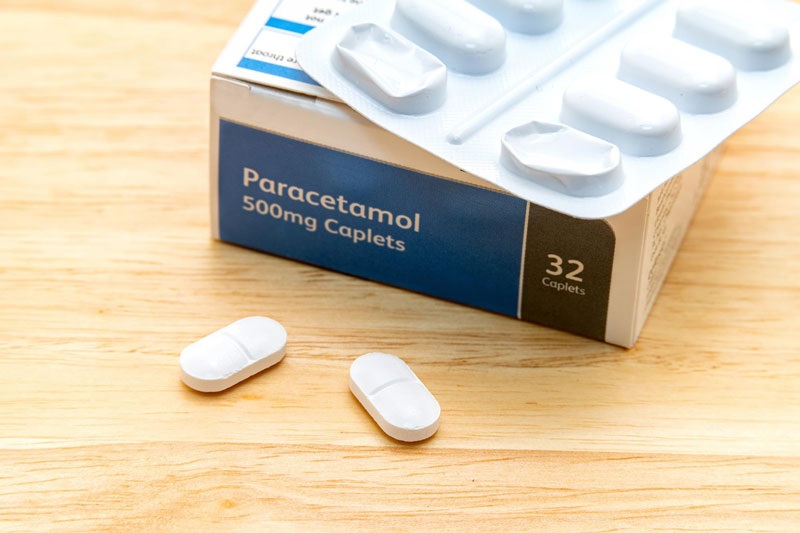 Paracetamol rất dễ tương tác với một số loại thuốc khác, kể cả rượu
