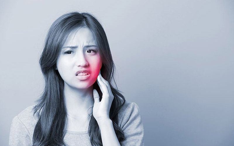 Nhược điểm của bọc răng sứ Một trong những nhược điểm của bọc răng sứ là khiến răng trở nên kém nhạy cảm