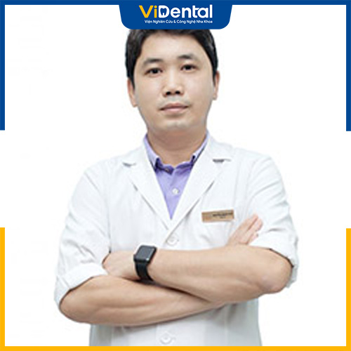 Bác sĩ Nguyễn Mạnh Phú với hơn 15 năm kinh nghiệm nha khoa